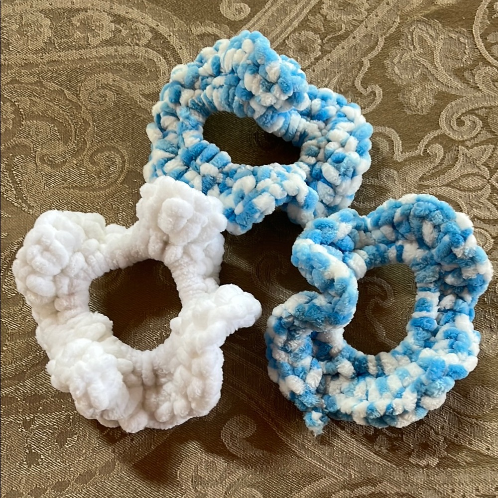 Handmade chenille elastic band scrunchies white & blue